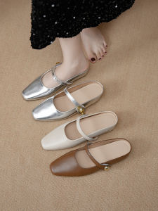 Silver Slip-On Head Cover Sandals: A Guide to Stylish & Comfortable Women's Summer Outdoor Wear