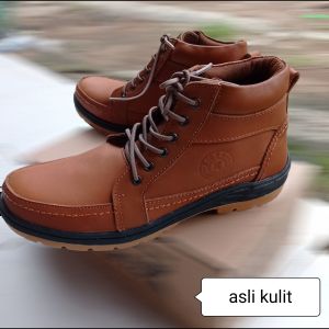 SEPATU BOT KULIT PRIA TERBARU