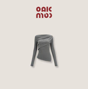 OAKMOO | Bộ Quần Áo Len Đan Dáng Ôm Cổ Trụ Màu Xám Tinh Tế và Lãng Mạn