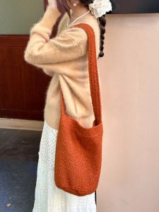 กระเป๋าสะพายข้างผ้ากำมะหยี่ขนาดใหญ่สไตล์วินเทจสำหรับผู้หญิง กระเป๋าถือทรงกลมแบบลำลอง กระเป๋าสะพายข้างแบบสะพายไหล่เดียว