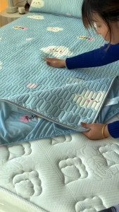 Chiếu cao su non điều hòa 5d 1mx2m 1m2x2m 1m4x2m 1m5x2m 1m6x2m 1m8x2m Tặng kèm vỏ gối