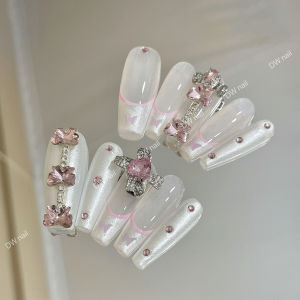 Luxurious Hand-Painted Fake Nails White Gloves Effect High-End Wearable Nail Art Perfect for Wedding And Party