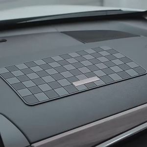 Alas Tatakan Dashboard Mobil Cover Mat Anti Slip Sticky Pad