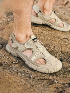 จี๊ป | รองเท้าแตะกันลื่นกันกระแทกแบบสวมสำหรับกลางแจ้งสำหรับผู้ชาย รองเท้าแตะแบบสวมส้นแบนระบายอากาศได้ดี รองเท้าแตะกันลื่นแบบสวมสบาย