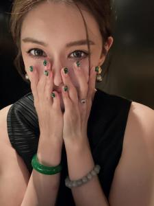 Handmade Jade Green Wealthy Sensation Nail Tips Wearable Simple Elegance Nude Green Gem Atmosphere White Enhancing Nail Art