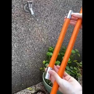 ท่อต่อก็อกน้ำ ต่อก็อกน้ำ ขั้วต่อก๊อกน้ำขยาย ดัดได้ หมุนได้ 360องศา ป้องกันน้ำกระเซ็น ประหยัดน้ำ ใช้กับก๊อก มี 2 ขนาด