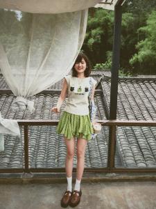 Váy Ngắn Xanh Tươi Dễ Thương Phong Cách Hàn Quốc Cho Nữ Mùa Hè Váy Ngắn Xếp Ly Hoa Nhỏ Màu Trắng Váy Ngắn Chữ a