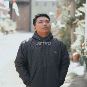 Jstro Jaket Pria Kembung Bahan Quilted Waterproof Windproof Jacket