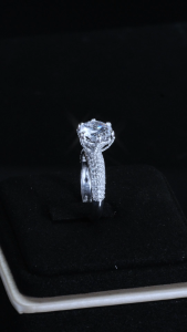 Nhẫn nữ Bạc 925 Xi Kim Moissanite Viên Chủ 7.2mm KNNU0007 Kim Luxury