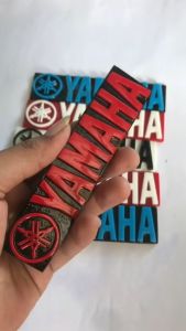 EMBLEM MOTOR YAMAHA VARIASI TIMBUL 3D BAHAN FIBERGLASS