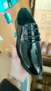 Men Formal Leather Shoes Slip on Patent Leather Mens Casual Business Shoe Office Work Shoes Pointed Toe Shoes for Men Black
