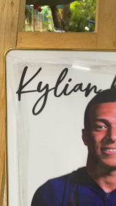 Tranh Bóng Đá Kylian Mbappe Chất Liệu Tranh Gỗ Tráng Gương có Bọc Viền