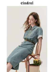 ชุดเดรสยีนส์แขนต่อสไตล์ใหม่ฤดูร้อน 2025 สำหรับผู้หญิง ดีไซน์เข้ารูปเอวสั้น กระโปรงทรงเอ ผ้าฝ้าย แขนสั้น กระโปรงยาวปานกลาง