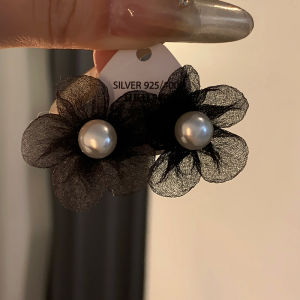 Elegant Pearl Flower Ogees Ear Jewelry French Vintage Style Fresh Romantic Atmosphere Ornament for Women Fashionable Accessory