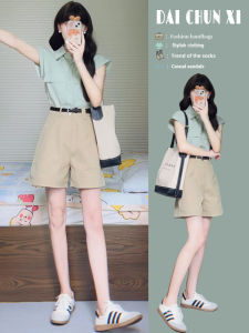 ชุดฤดูร้อนที่ทันสมัยสําหรับผู้หญิง: ชุดกางเกงขาสั้นสองชิ้นพร้อมปกโปโลความรู้สึกระดับไฮเอนด์เหมาะสําหรับงานเลี้ยงวันเกิด