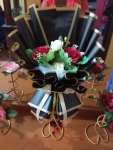 Buket Bunga Mawar palsu Cocok untuk Acara Wisuda/ Annyversari dan acara-acara lainnya