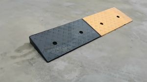 ทางลาดพลาสติกรถยนต์ ทางลาด  ทนทานใช้กับทางต่างระดับ รถยนต์ จักรยานยนต์ รถเข็นได้ทุกชนิด  (มีหน้าร้านในไทย)