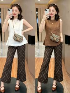 Stylish Loose-Fit Sleeveless Top with Flared Crop Pants Womens Outfit Set