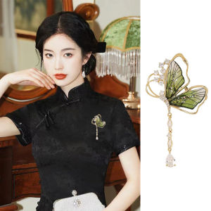 National Style Element Brooch Classy Exquisite New Chinese Accessories 2024 Fancy Pin Cheongsam Frog Button Pendant for Women