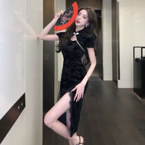 Váy Sườn Xám Cổ Điển Mới 2024 Váy Dài Bó Eo Cao Cho Nữ Váy Dự Tiệc Mùa Xuân Bằng Vải Nhung Màu Trơn