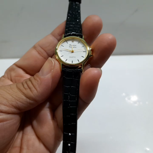 Đồng hồ nữ mạ vàng Romani Valentino size 27.5mm dây cao su second hand