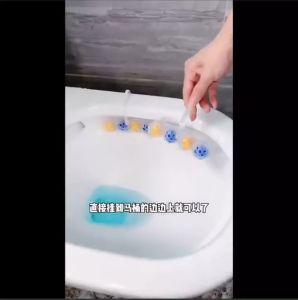 [จัดส่งจากกรุงเทพ]ลูกบอลดับกลิ่นชักโครก Toilet Gel Cleaner 4in1ผลิตภัณฑ์ทำความสะอาดชักโครก ขจัดคราบชักโครก ดับกลิ่นชักโครก เครื่องระงับกลิ่นห้องน้ำแบบแขวน