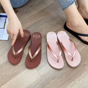 \*\* รองเท้าแตะนุ่มและน้ำหนักเบา รองเท้าแตะผู้หญิงรุ่นใหม่ทันสมัย สะดวกสบายและระบายอากาศได้ รูปแบบเบา ผู้สะท้อนและผู้ชาย