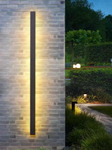 ไฟติดผนังแบบเรียบง่ายและโมเดิร์นสำหรับกลางแจ้ง ไฟ LED แบบยาว ตกแต่งผนัง ไฟตกแต่งทางเดิน ไฟตกแต่งประตูบ้านวิลล่า ไฟตกแต่งเส้นทาง