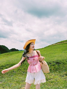 Vacation Style Lace Trim Camisole Tank Top Womens Floral Print Slimming Square Neck Beachwear Short Length Straight Cut