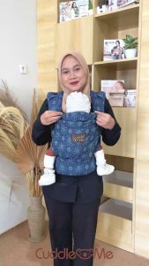 Gendongan Bayi Depan M Shape Cuddle Me WCSSC Ultimo Tenun Jacquard
