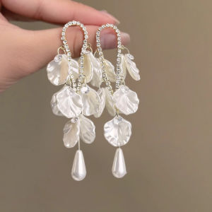 ต่างหูเงิน 925 ดอกไม้สีขาวประดับลูกปัดยาวหรูหรา เครื่องประดับแฟชั่นสำหรับผู้หญิง เครื่องประดับทรงกลม