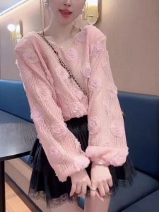 WANGGONGZHU | Princess Style V-Neck Knitted Base Shirt Womens Autumn Winter Fashion Inner Wear Design Sense 3D Flower Pattern Top