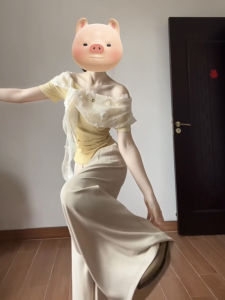 Áo Thun Nữ Tay Ngắn Ren Hở Vai Mùa Hè Ôm Vừa Vặn Thiết Kế Thanh Lịch Cổ Chữ V Màu Trơn Tay Ngắn Cổ Chữ V