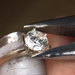 (โมซาไนต์ 100%)Eternal Love, แหวนคู่เพชร แหวนคู่เงินแท้S925 18K แหวนแฟชั่นหรูหราเบาๆหนึ่งปลอมจ่ายสาม แหวนคู่ปรับได้ ความจงรักภักดี ไม่ก่อให้เกิดภูมิแพ้ ปรับได้ (พร้อมใบรับรองและกล่อง)