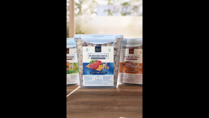 LDECO Freeze Dried Chicken Cubes for Dogs & Cats 100% Pure & Grain Free Natural Dog & Cat Training Snacks Food Topper