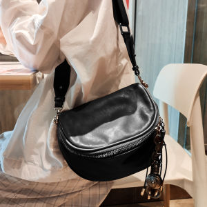 Handmade Leather Saddle Bag Womens Crossbody Bag Large Capacity Retro Cowhide New 2025 Motorcycle Chest Bag Trendy