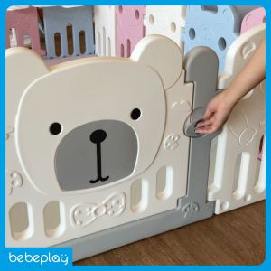 Bebeplay คอกกั้นเด็ก เกาหลี รุ่น Hug Bear ผลิตจากวัสดุ HDPE / Food Grade คอกเด็ก คอกกั้นเด็ก คอกกั้นเด็กเบาะ รั้วกั้นเด็ก ที่กั้นเด็ก