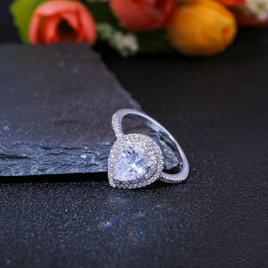 Huitan Water Drop Wedding Ring Band Trendy Pear Shaped Cubic Zircon Stone Paved Silver Plated Anniversary Ring Wholesale Lots
