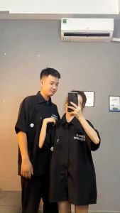 Áo sơ mi nam nữ tay ngắn local brand DOLARO họa tiết in kèm túi trước vải chống nhănáo đôi nam nữ kiểu form rộng đủ màu