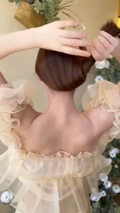 SHOPHOME - Jepit Rambut Mutiara ala Korea Jepitan Fashion Wanita Dewada Anak Perempuan ACC09\r\n\r\n Deskripsi Produk Jepit Rambut Mutiara Model Terbaru & Kekinian\r\n\r\nJepit Rambut Mutiara Model Terbaru & Kekinian adalah produk yang akan menambah gaya Anda dan anak-anak Anda. Jepit rambut ini dibuat dengan hiasan manik mutiara hijau cantik yang memberikan sentuhan elegan dan feminin. Jepit rambut ini juga terbuat dari bahan plastik kokoh, menjadikannya sangat tahan lama dan aman untuk digunakan oleh anak-anak dan dewasa. Cocok untuk berbagai acara, mulai dari sekolah, pesta, hingga pergi keluar bersama keluarga.\r\n\r\n Dimensi & Kemasan\r\n\r\nJepit Rambut Mutiara ini tersedia dalam tiga ukuran: Small (4,5Cm), Medium (6,5Cm), dan Big (10Cm). Produk dikemas dalam plastik OPP yang aman dan terlindungi. \r\n\r\n Pengiriman & Pesanan\r\n\r\nPengiriman dilakukan setiap hari Senin sampai Sabtu. Mohon lakukan video unboxing saat paket diterima untuk memastikan produk dalam kondisi baik. Produk yang masih bisa diklik variasi = Ready Stok boleh langsung diorder ✅. Jika tidak bisa diklik = Kosong ❎. Kami tidak menerima sisipan warna di CATATAN / VIA CHAT ❌❌.\r\n\r\n Jepit Rambut Stylish\r\n\r\nJepit Rambut Mutiara Model Terbaru & Kekinian adalah contoh sempurna dari jepitan rambut stylish yang akan membuat penampilan Anda dan anak-anak Anda semakin menarik. Cocok untuk berbagai acara dan aktivitas sehari-hari, jepit rambut ini akan memberikan sentuhan feminin dan elegan pada penampilan Anda.\r\n\r\n Jepit Rambut Anak Perempuan\r\n\r\nJepit Rambut Mutiara Model Terbaru & Kekinian juga cocok untuk anak perempuan. Jepit rambut ini dibuat dengan bahan plastik kokoh yang aman untuk digunakan oleh anak-anak. Cocok untuk berbagai acara, mulai dari sekolah, pesta, hingga pergi keluar bersama keluarga.\r\n\r\n Jepit Rambut Mutiara Korea\r\n\r\nJepit Rambut Mutiara Model Terbaru & Kekinian dibuat dengan inspirasi dari tren fashion Korea. Jepit rambut ini dibuat dengan hiasan manik mutiara hijau cantik yang memberikan sentuhan elegan dan feminin. Cocok untuk berbagai acara dan aktivitas sehari-hari, jepit rambut ini akan memberikan sentuhan Korea pada penampilan Anda.\r\n\r\n Jepit Rambut Praktis\r\n\r\nJepit Rambut Mutiara Model Terbaru & Kekinian adalah pilihan yang praktis untuk melengkapi penampilan Anda dan anak-anak Anda. Jepit rambut ini mudah digunakan dan cocok untuk berbagai acara dan aktivitas sehari-hari. Cocok untuk anak-anak dan dewasa, jepit rambut ini akan menjadi aksesori favorit Anda.\r\n\r\n Jepitan Fashion Wanita\r\n\r\nJepit Rambut Mutiara Model Terbaru & Kekinian adalah contoh sempurna dari jepitan fashion wanita yang akan menambah gaya Anda. Jepit rambut ini dibuat dengan hiasan manik mutiara hijau cantik yang memberikan sentuhan elegan dan feminin. Cocok untuk berbagai acara dan aktivitas sehari-hari, jepit rambut ini akan menjadi aksesori favorit Anda.