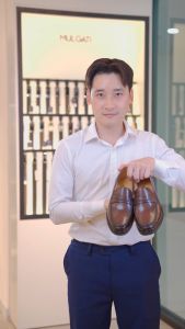 Giày lười nam MULGATI Loafer da trơn đai ngang hoạ tiết dây - SP17553