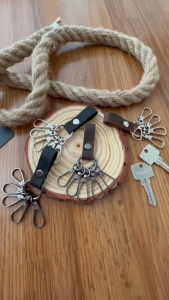 Cow Hide Keychain Leather Keychain Pendant Multi-Purpose Keychain with 5 METAL Buckle