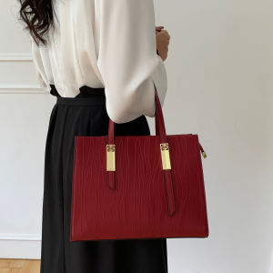 Large Capacity Wedding Crossbody Bag Fashionable Trendy Mommy Style Handbag Red Color for Marriage Banquet And Daily Use