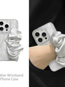 OnePlus Ace6/5PRO Advanced Wrist Strap Phone Case Womens Style Protective Cover Anti-Fall Flash Silver Silicone Material 5G Signal Support