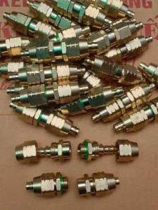 Bộ Đầu Nối Nhanh Dây Xịt Áp Lực Cao 8.5mm Của Máy Rửa Xe Và Dây Xịt Thuốc Nối Đồng Thau