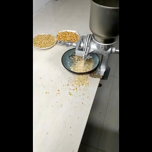 Manual Grain Grinder Small Hand Operated Corn Rice Mill Multi‑purpose Grinder for Rice Peanut Coffee Beans Dry Grains & Animal Feed