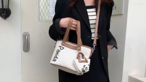 Tas Selempang Wanita 2in1: Tas & Gantungan Dompet Kecil