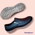 sepatu karet pria 4tt 578 hitam sol tebal lentur. 