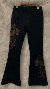 Quần ống Bass nữ thiết kế hoa đính hạt