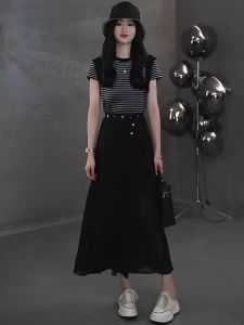 Fashionable Striped Short Sleeve Dress And Half Skirt Two Piece Set Slimming Effect Summer 2025 New Arrival Womens Ensemble